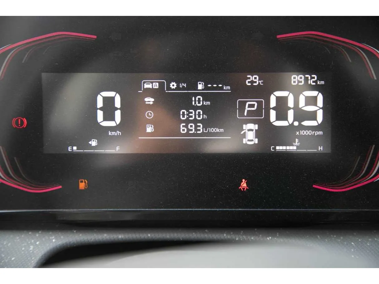 Car image 12