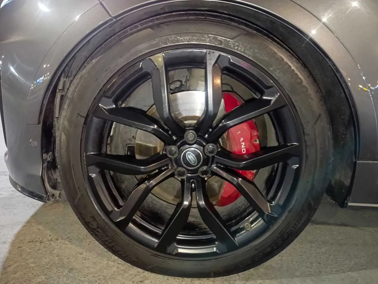 Car image 11