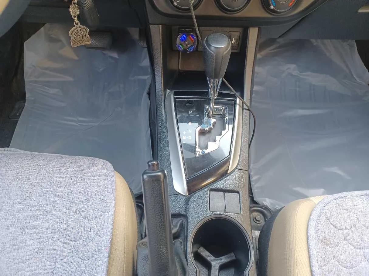 Car image 14