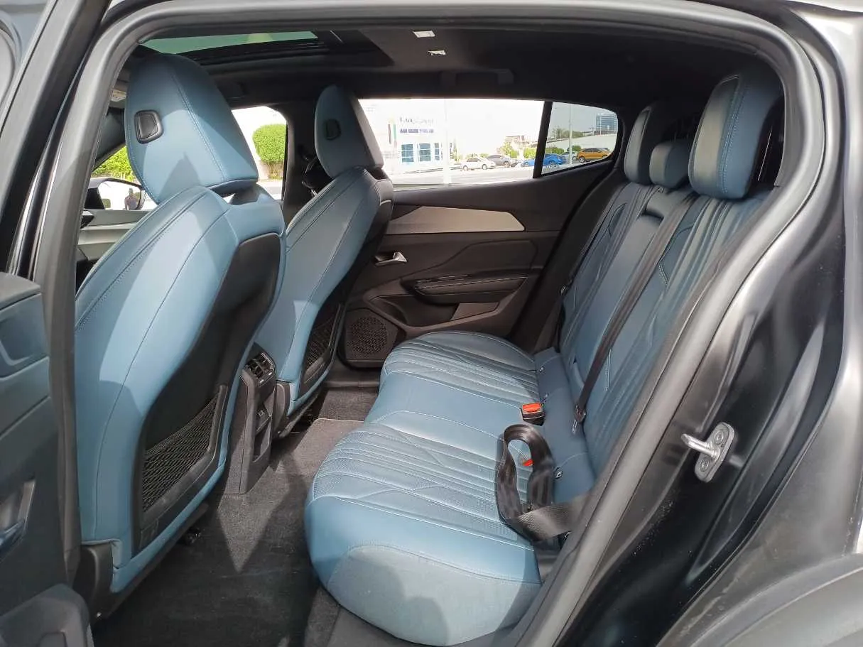 Car image 13