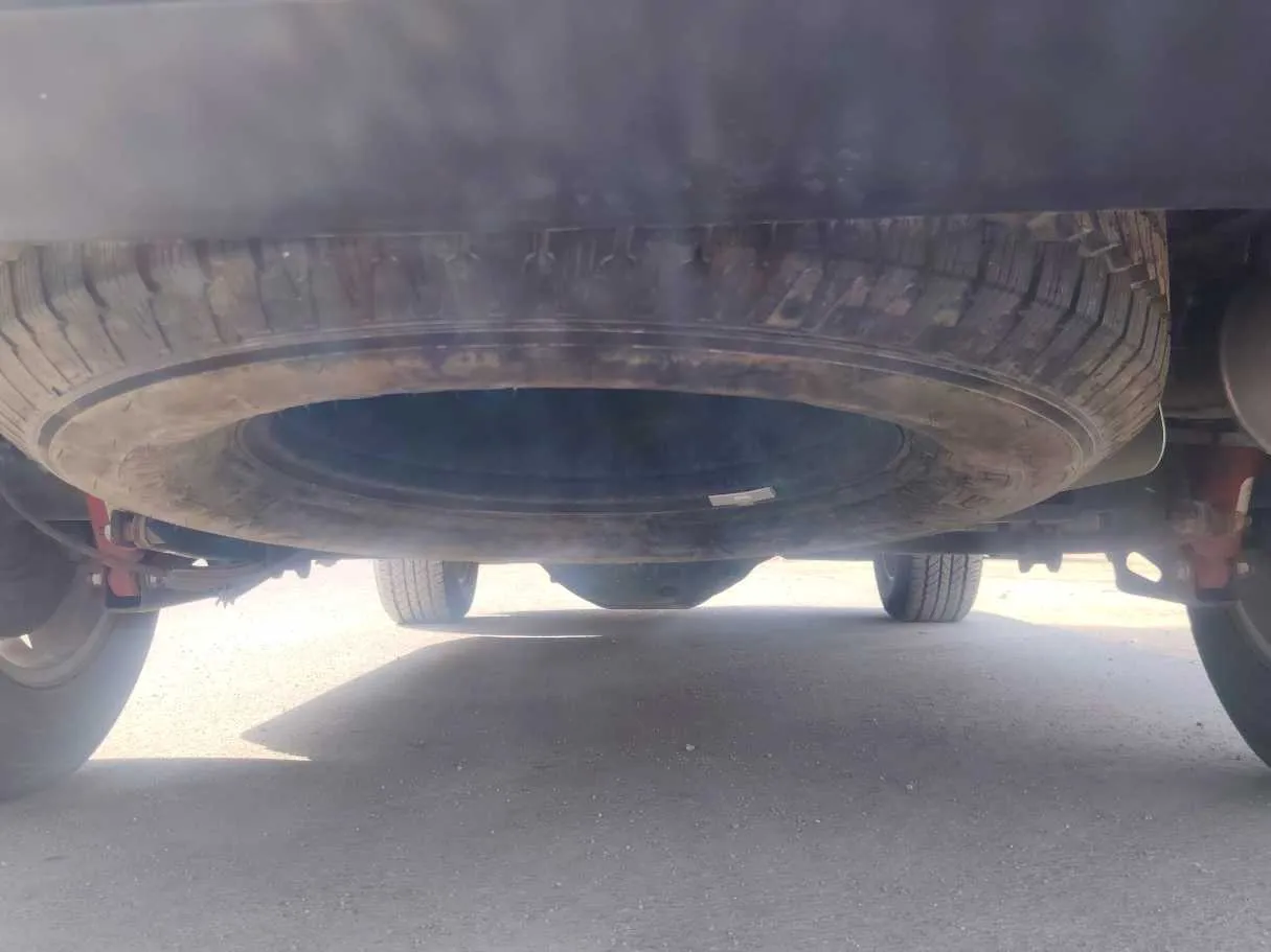 Car image 30