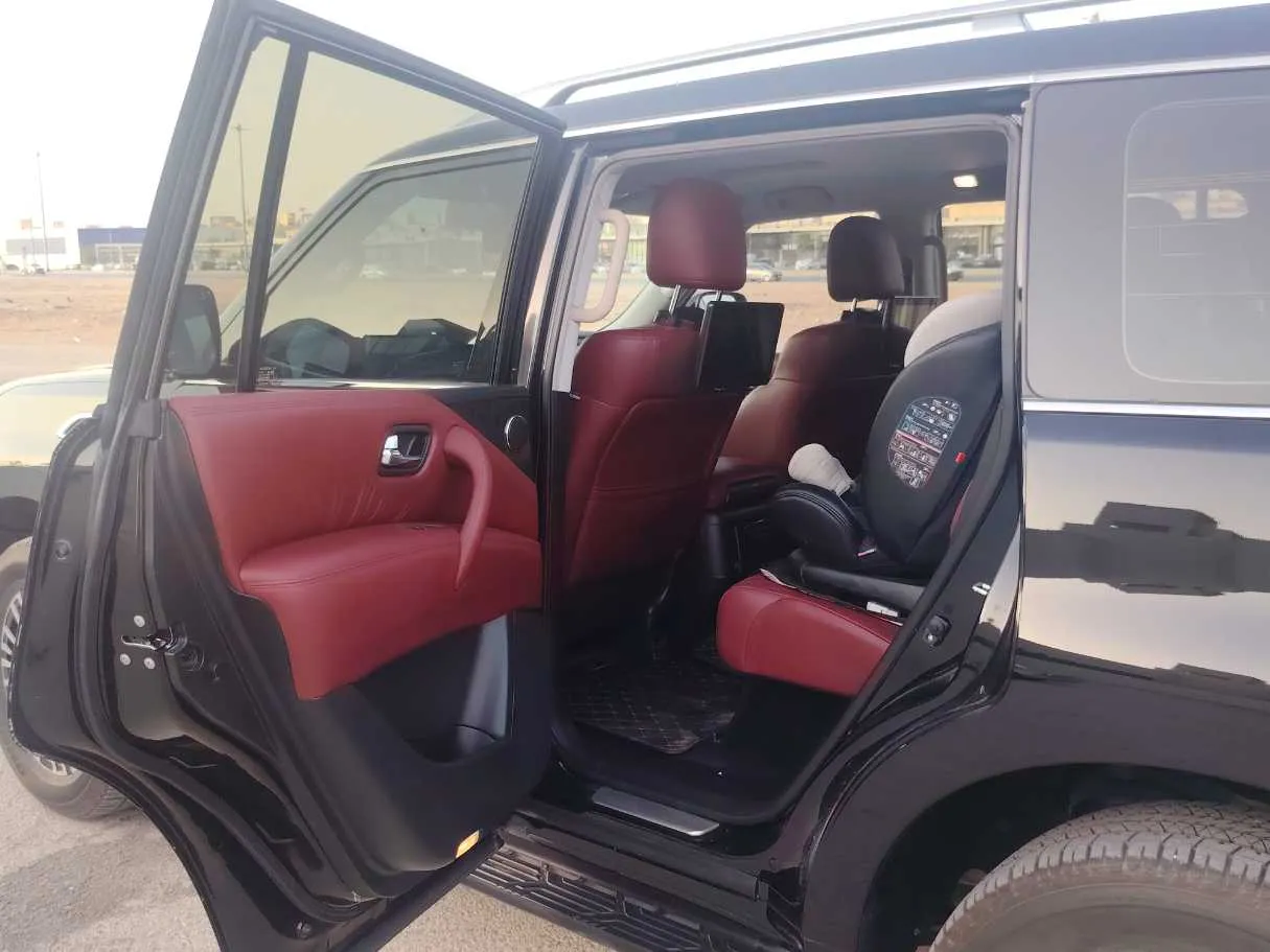Car image 15