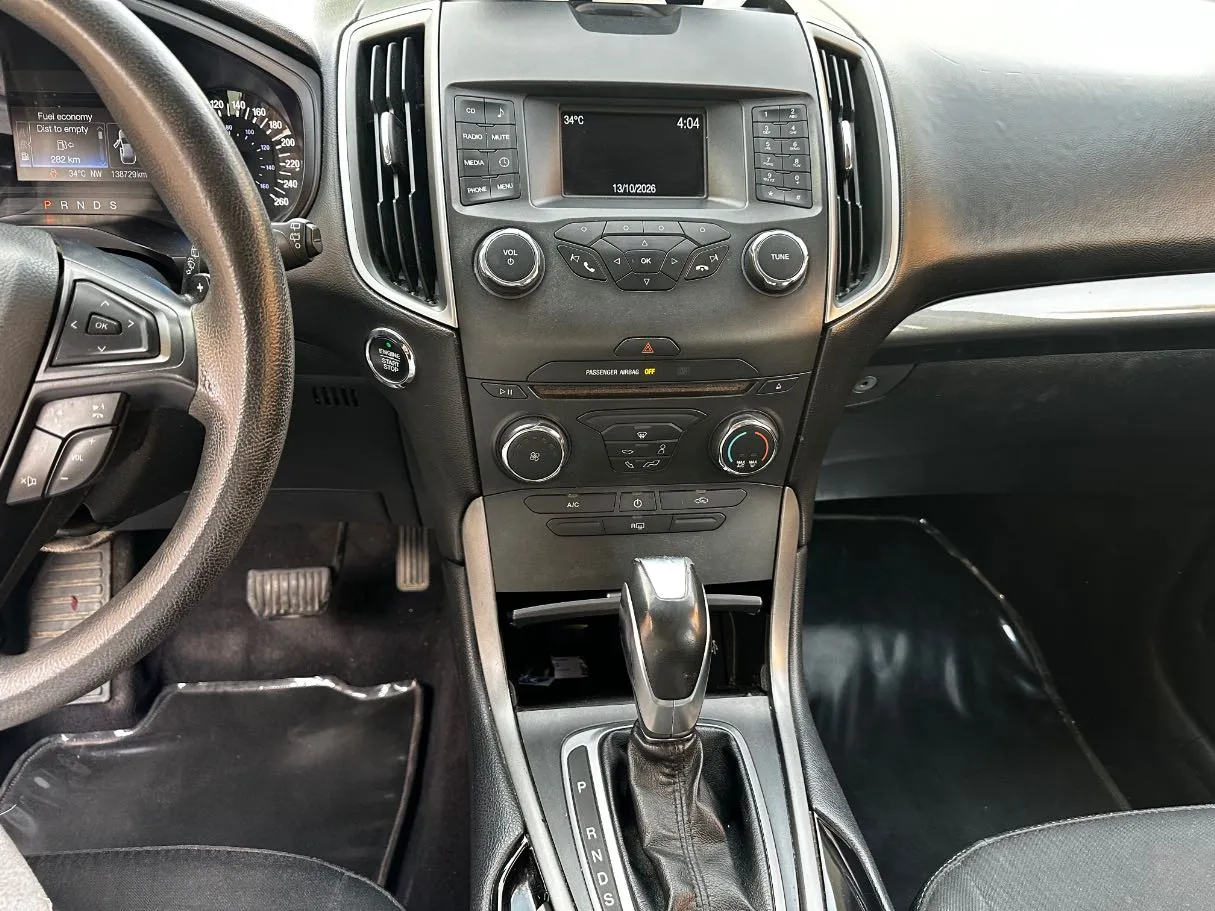 Car image 19