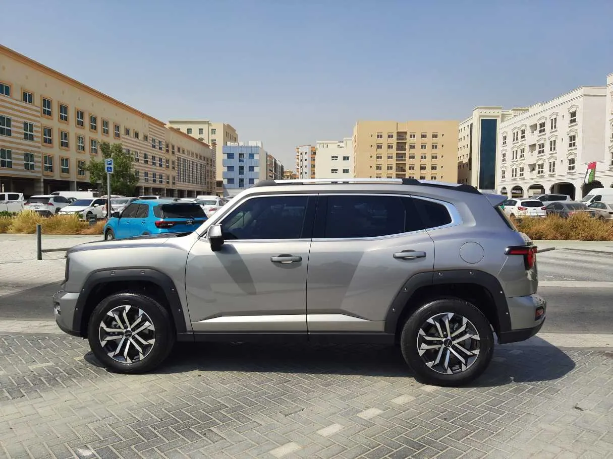 Car image 8