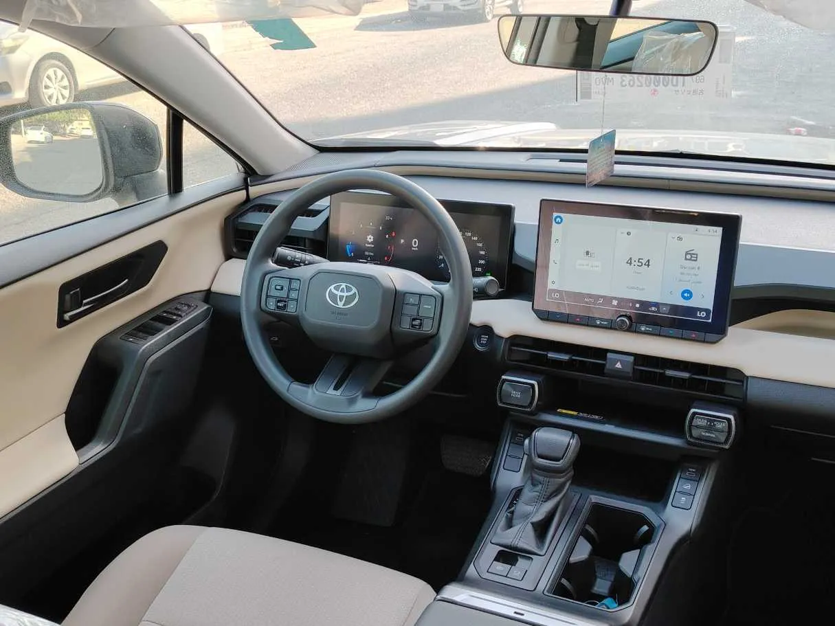 Car image 25
