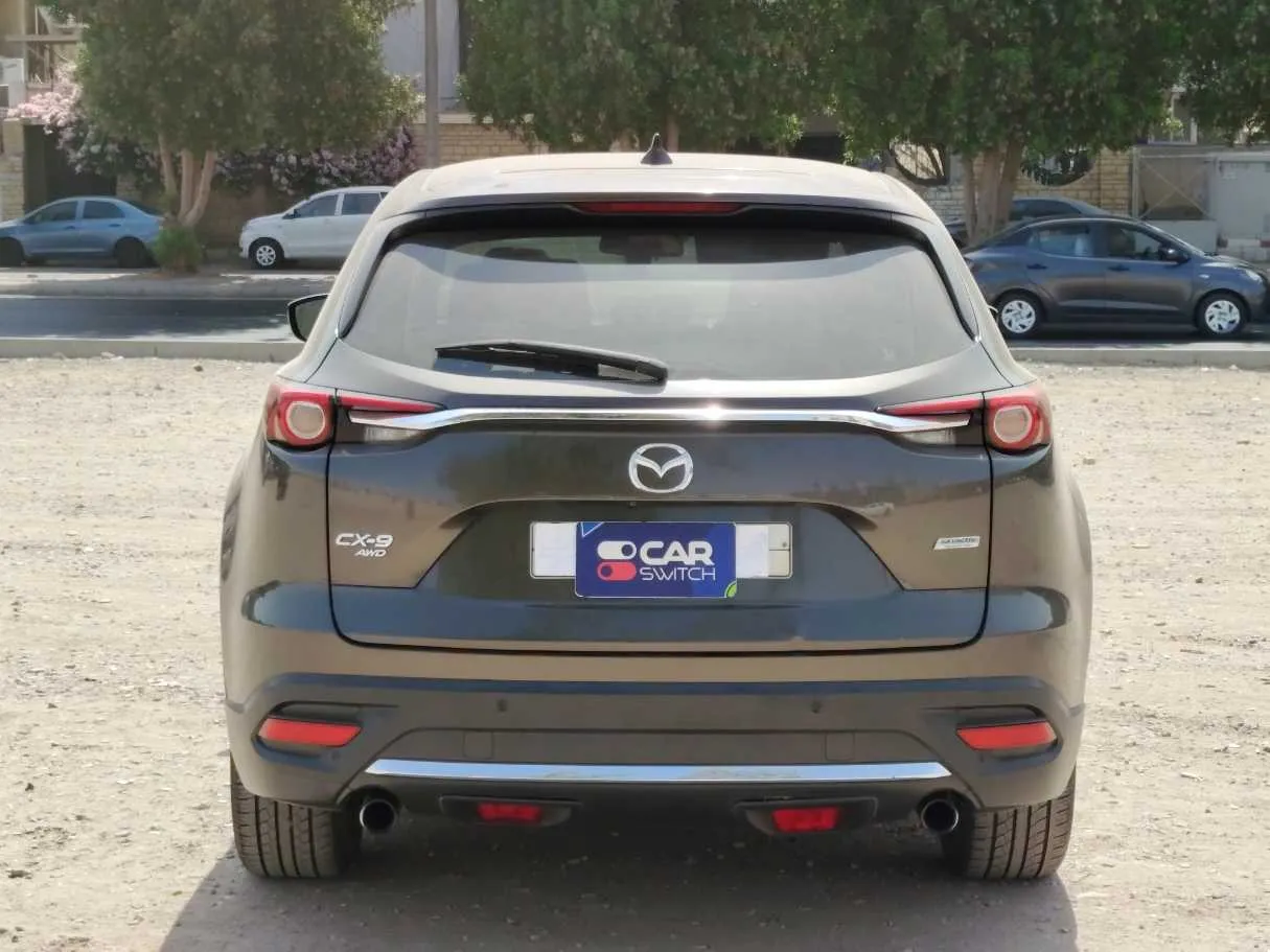 Car image 6