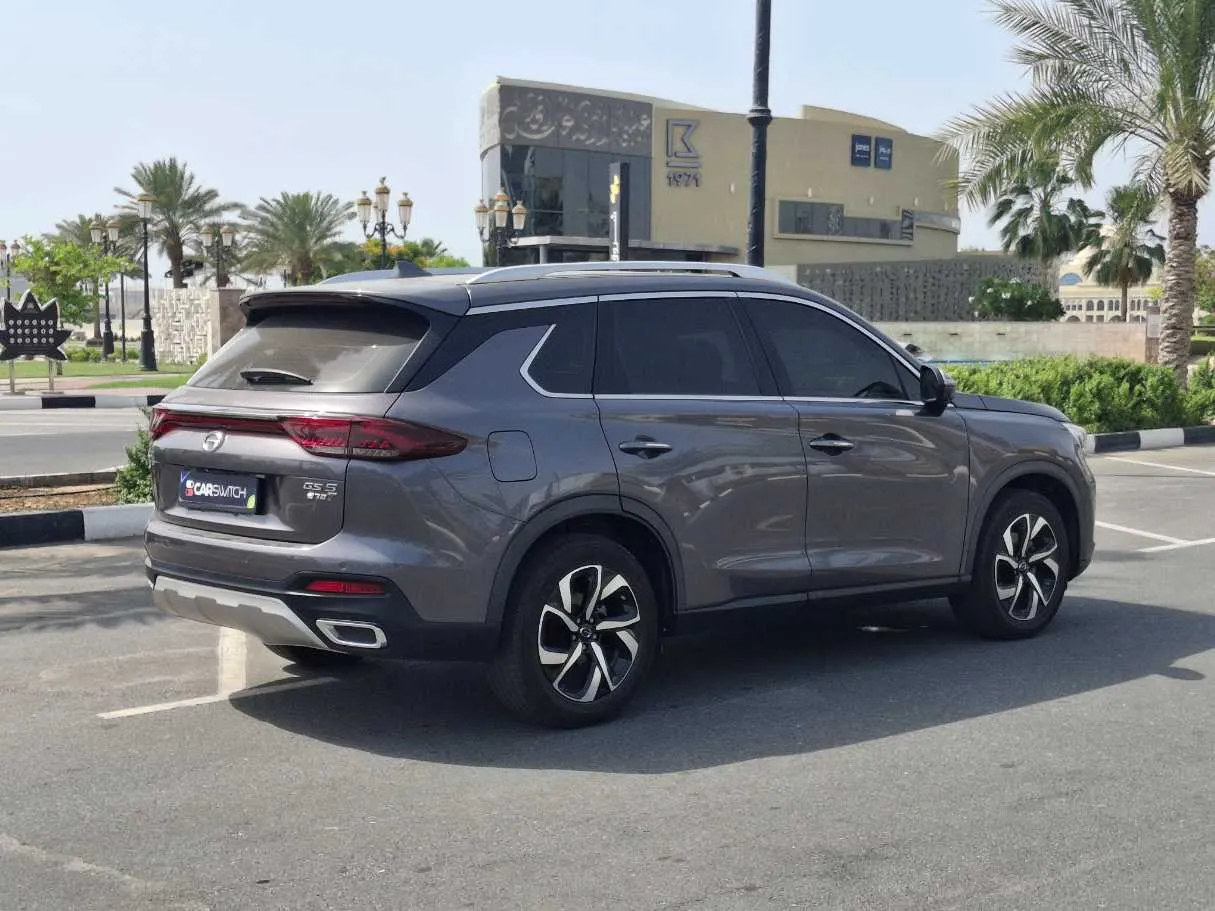 Car image 5