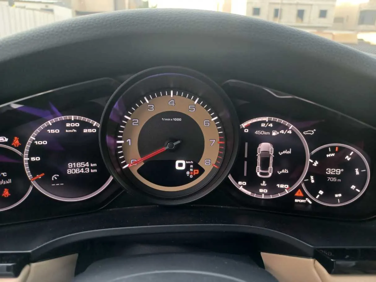 Car image 20