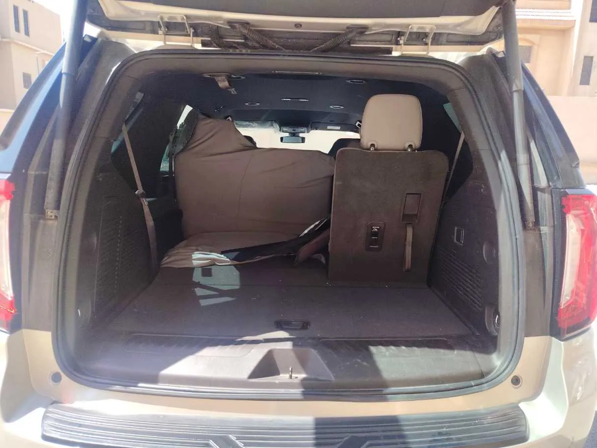 Car image 27
