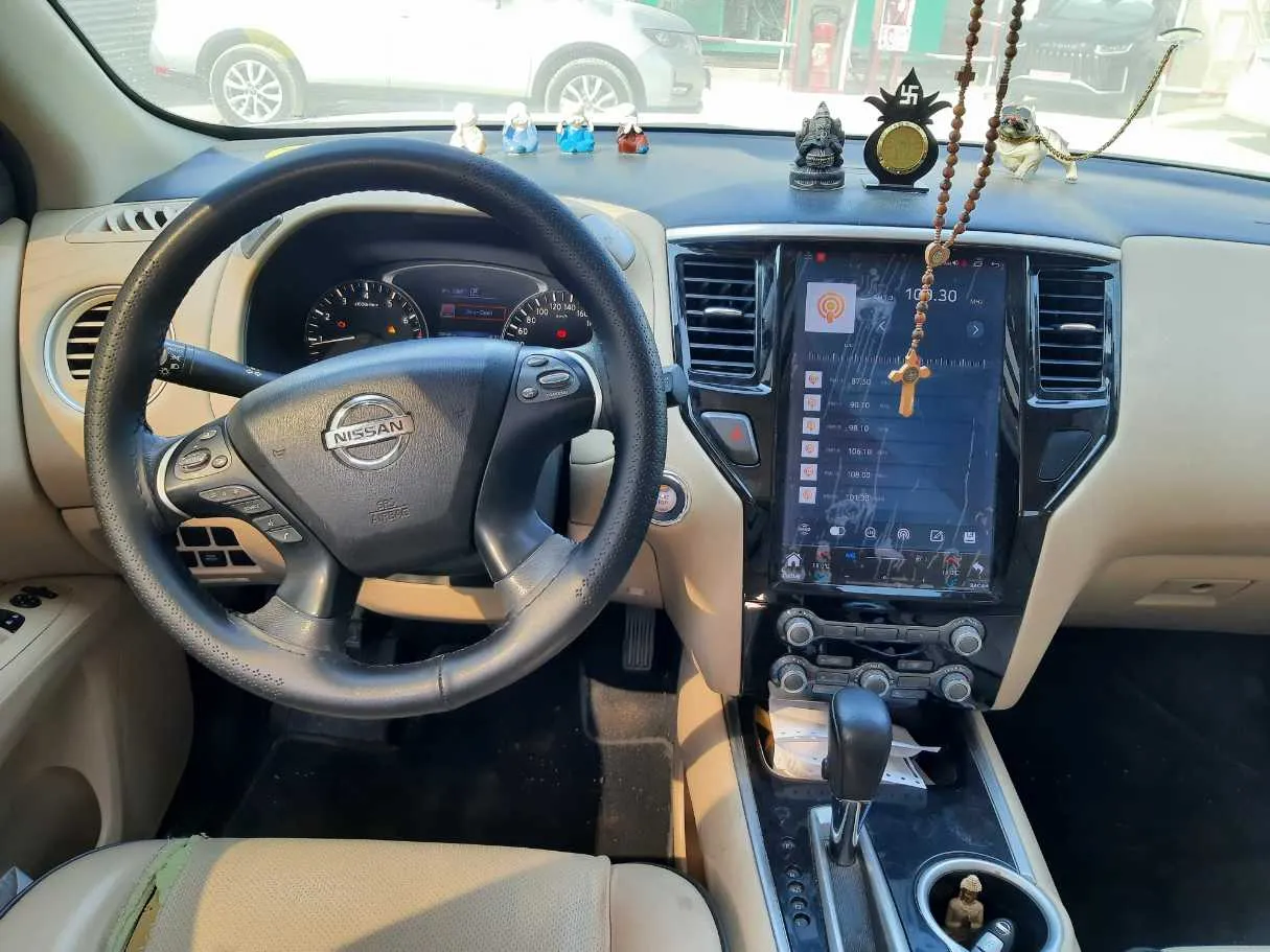 Car image 17
