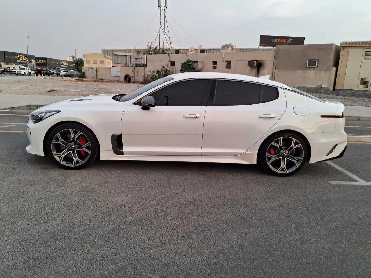 Car image 8