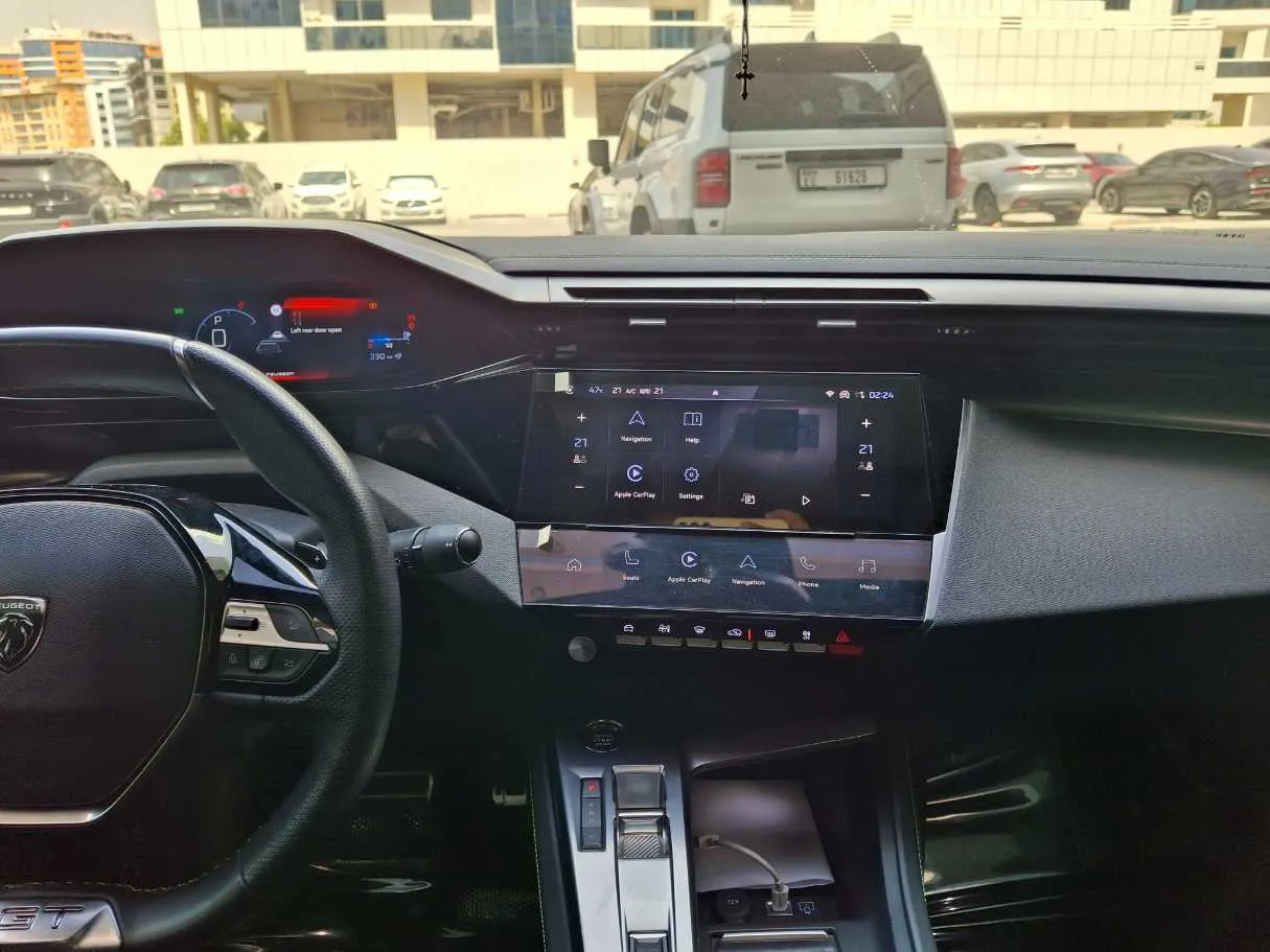 Car image 13