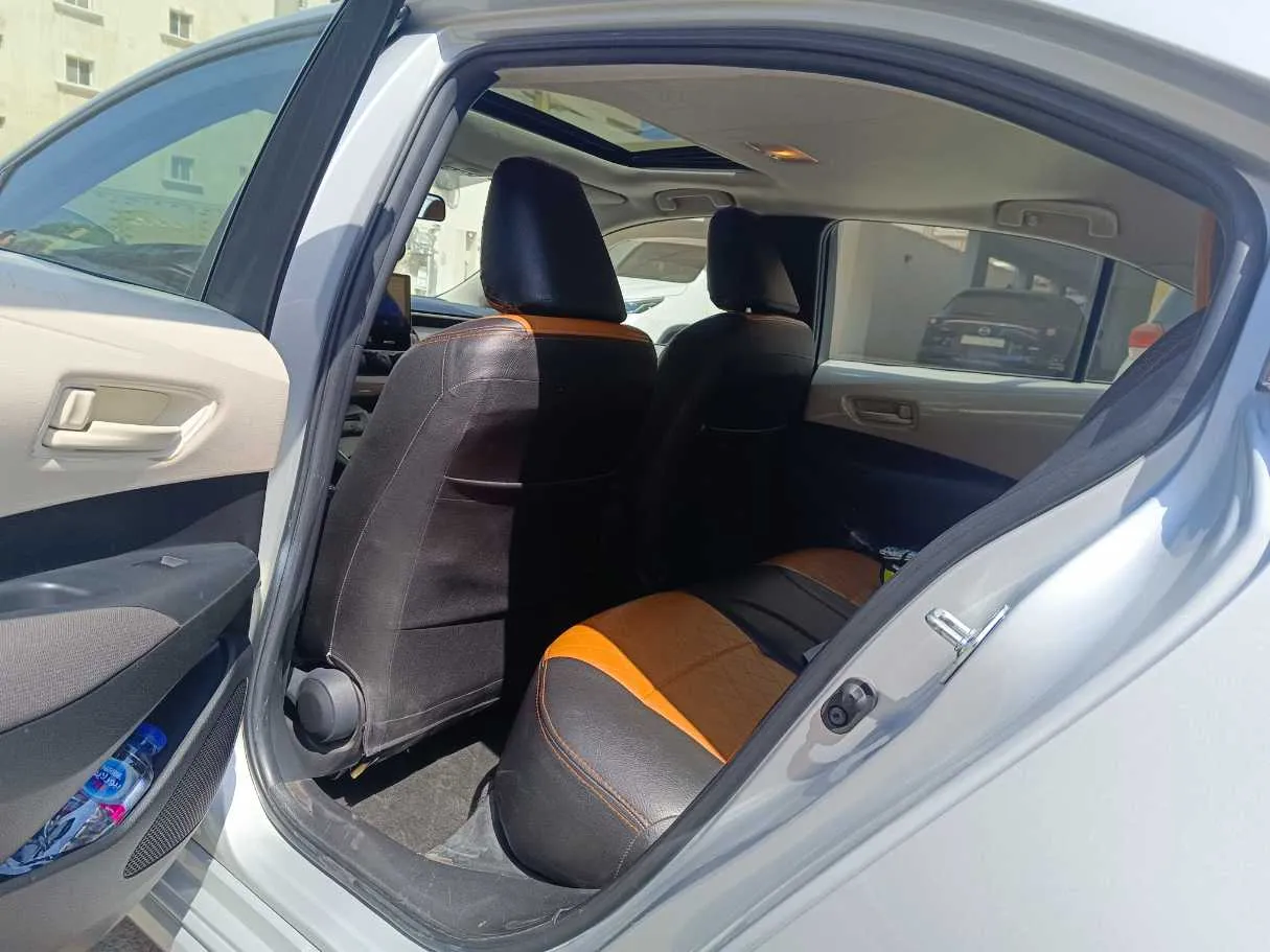 Car image 15