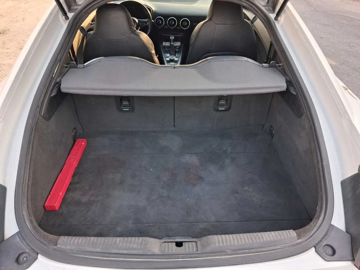 Car image 23