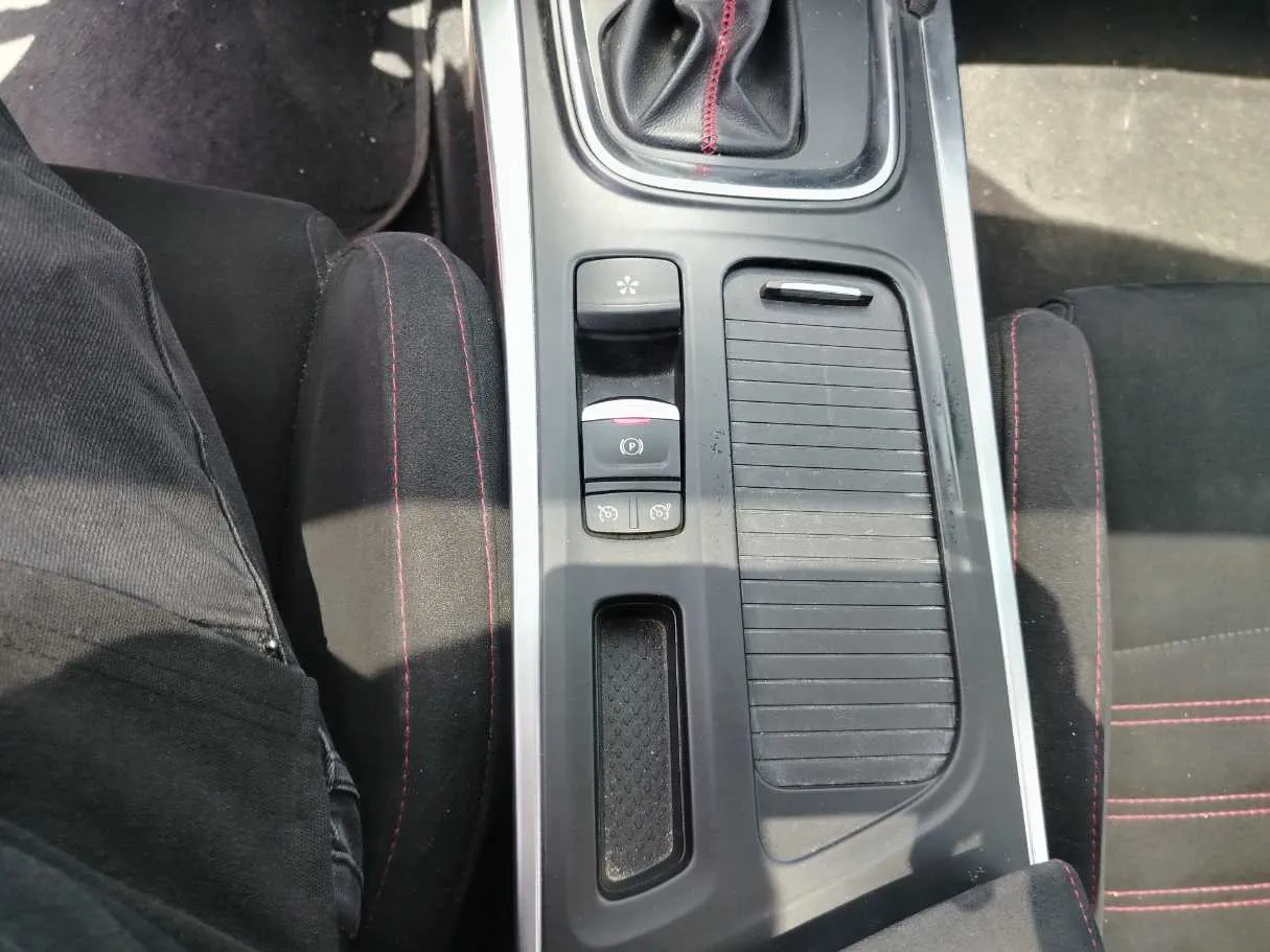 Car image 22