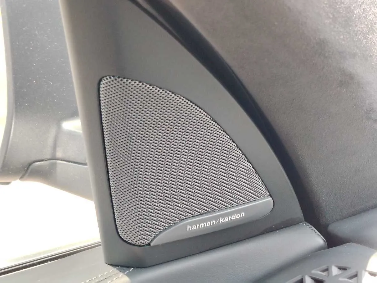 Car image 33