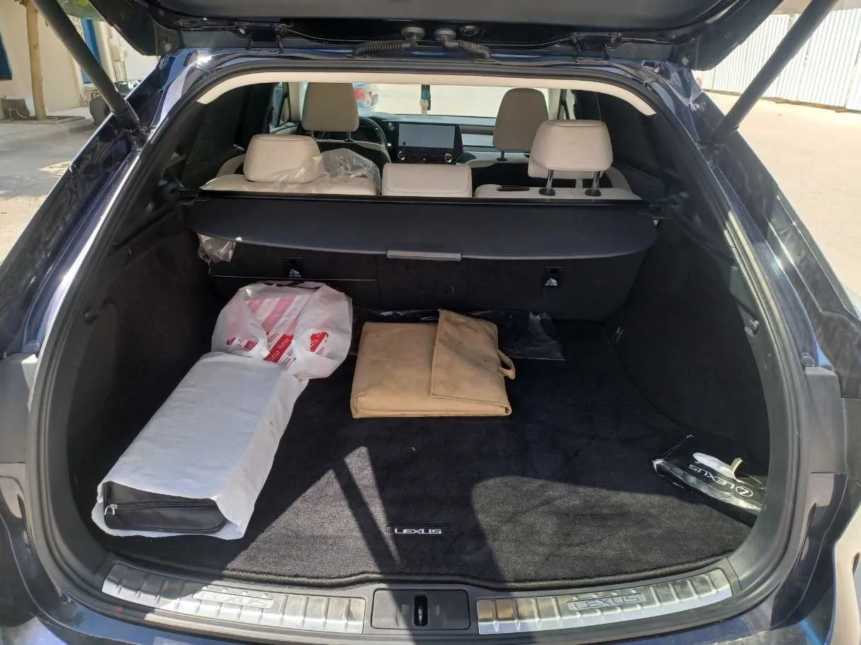 Car image 21
