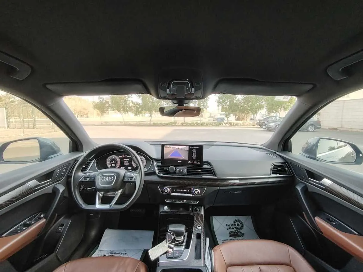 Car image 17