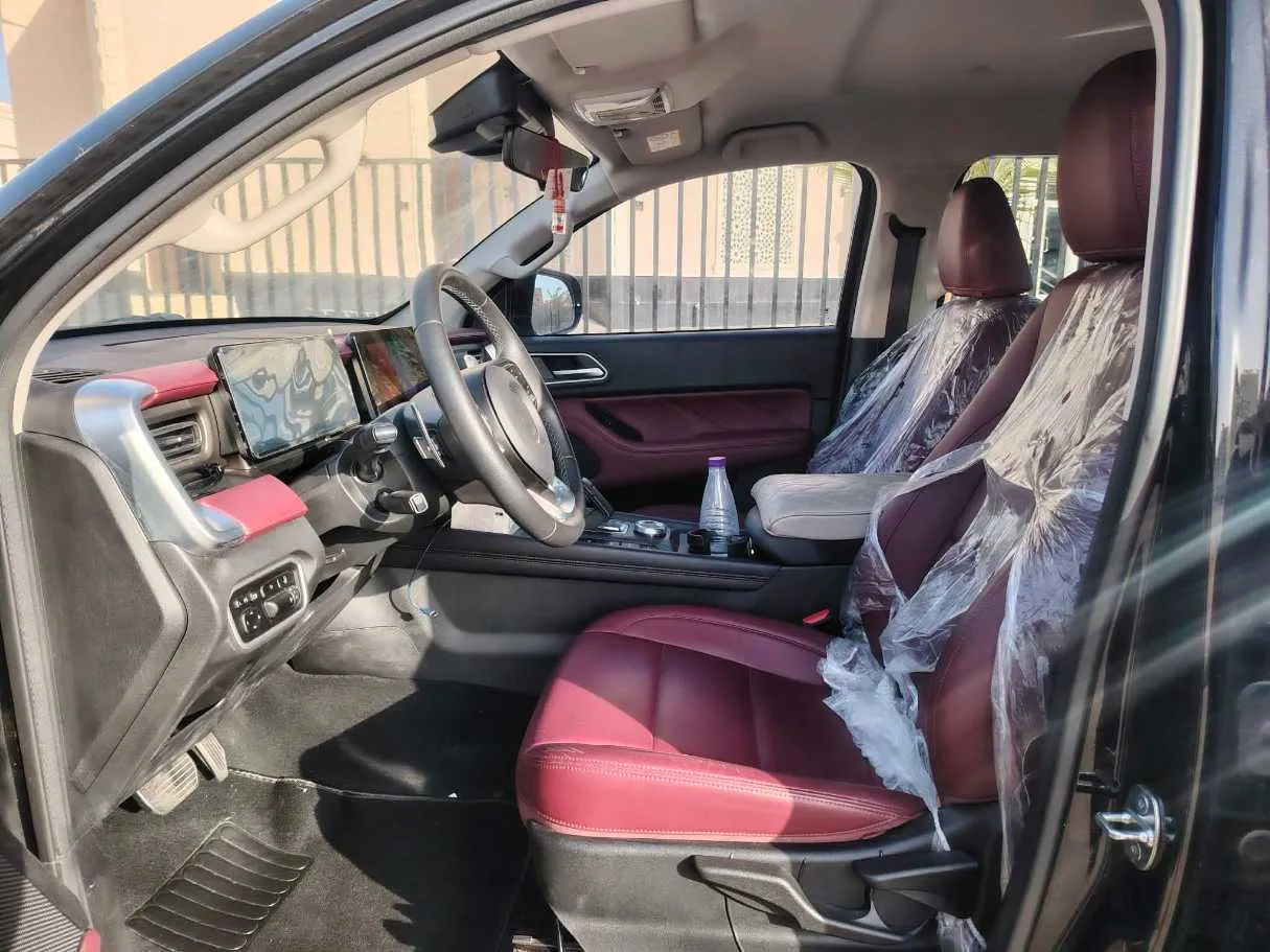 Car image 12