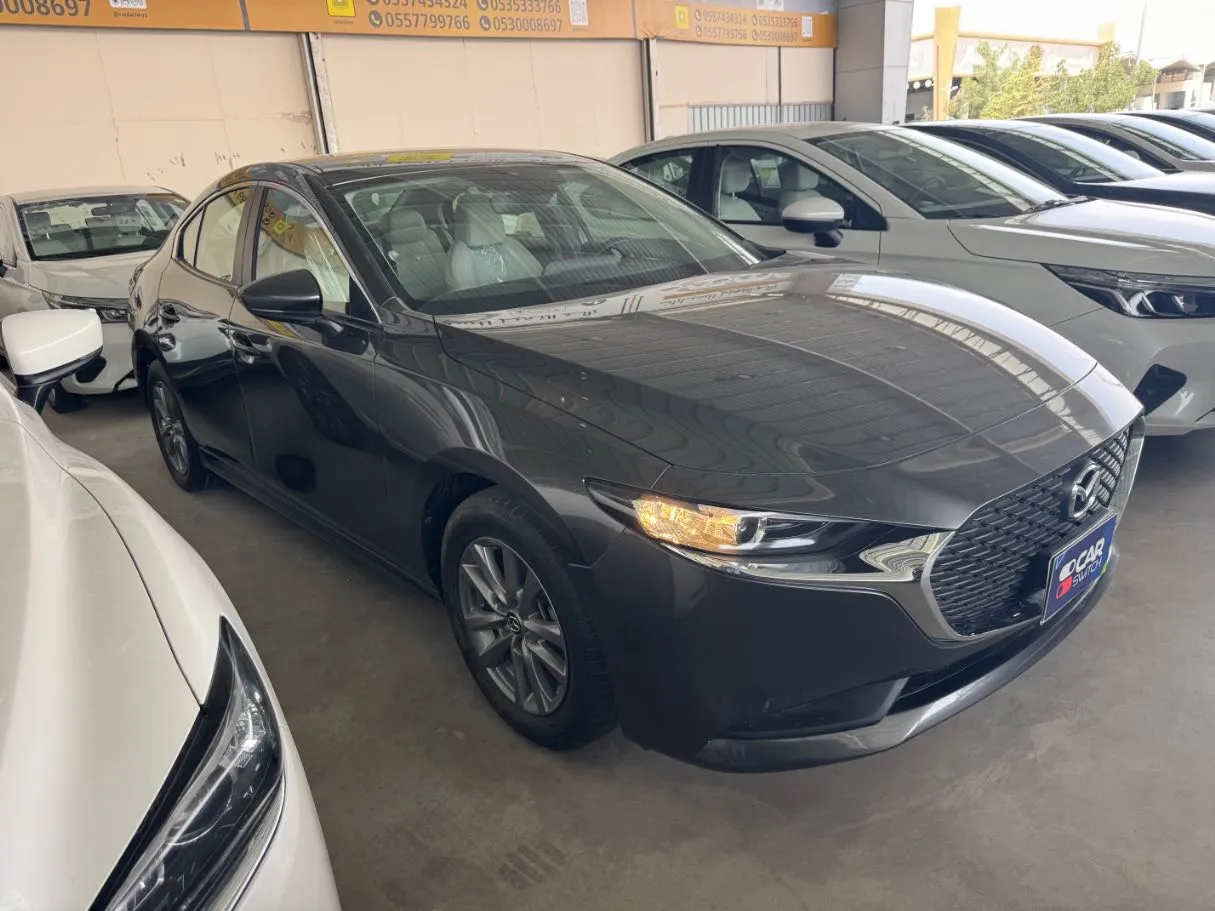 Car image 3