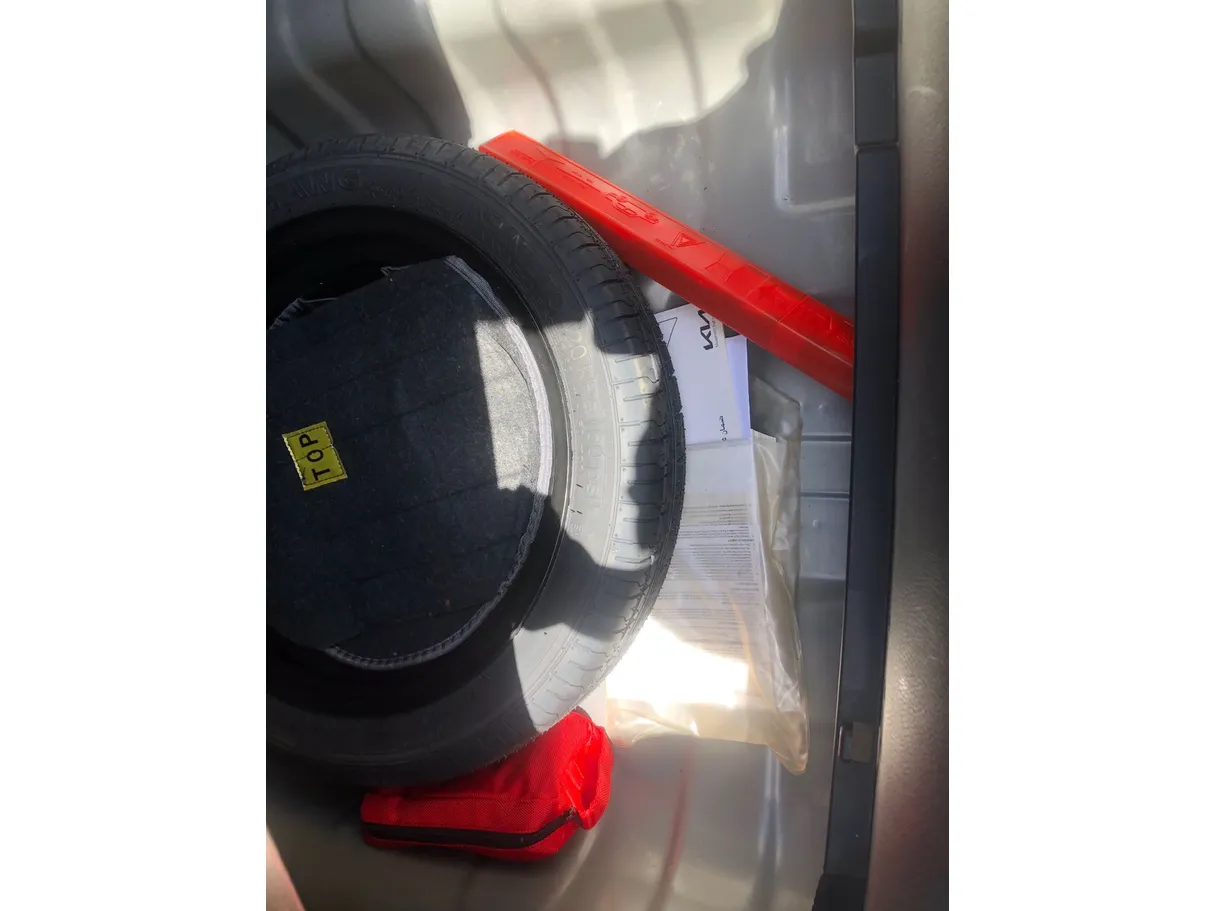 Car image 21