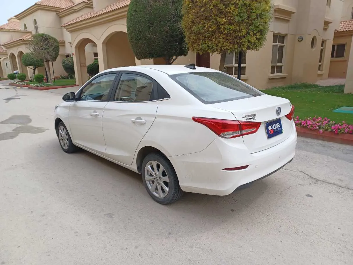 Car image 7