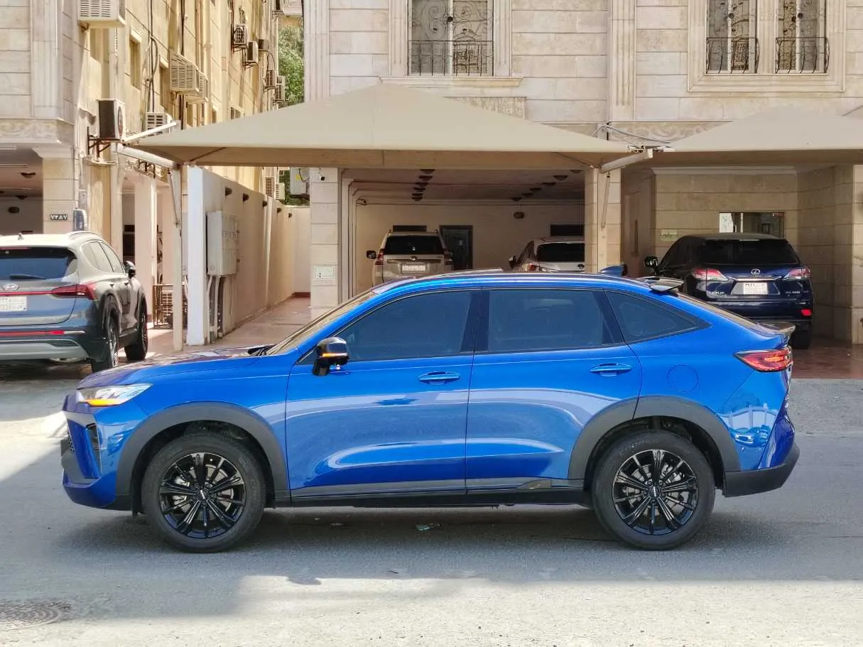 Car image 8