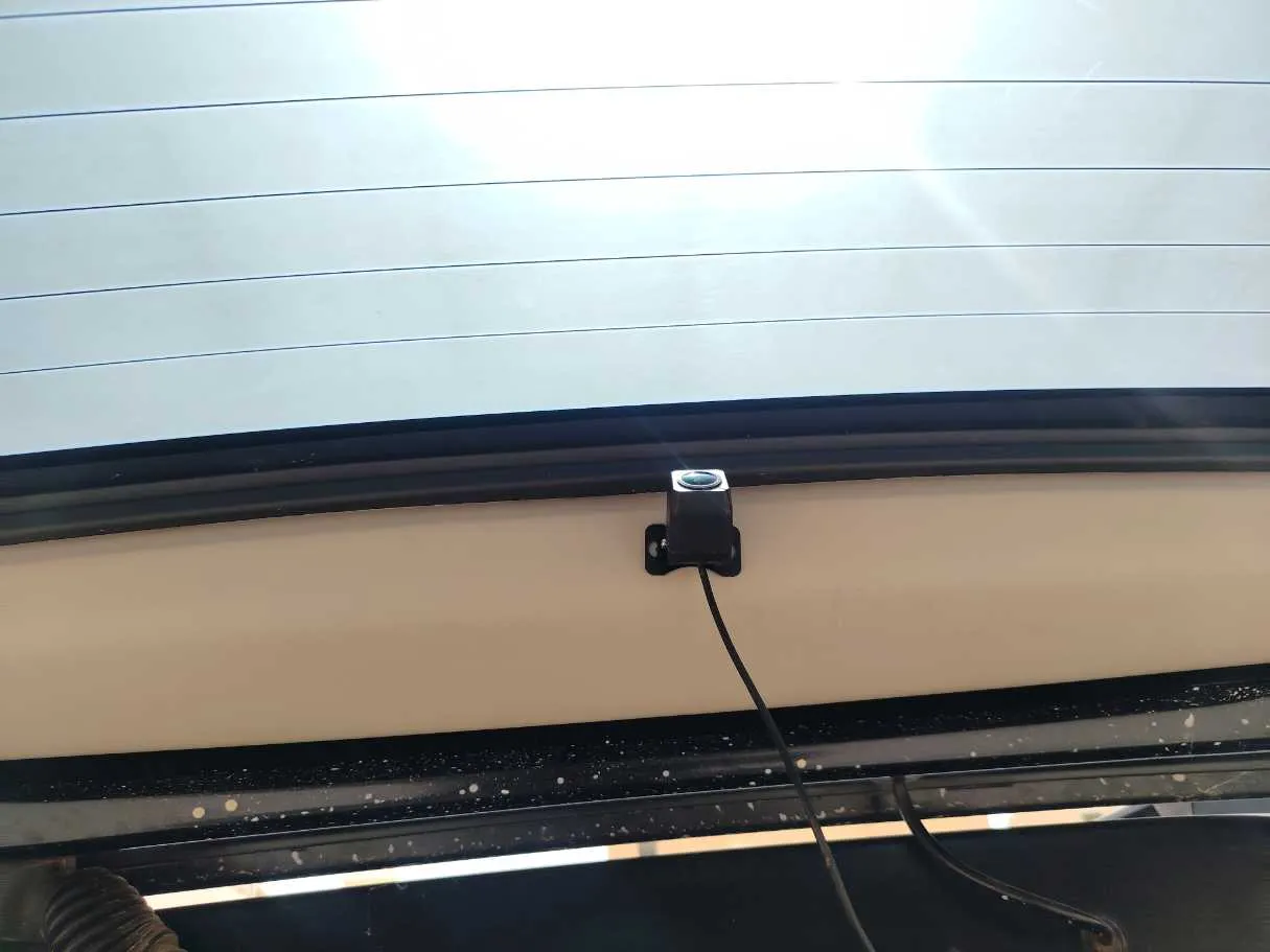 Car image 27
