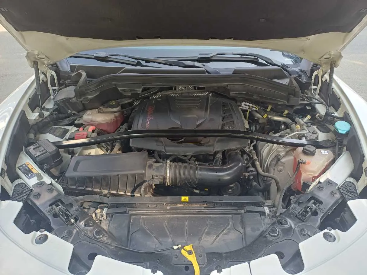 Car image 23