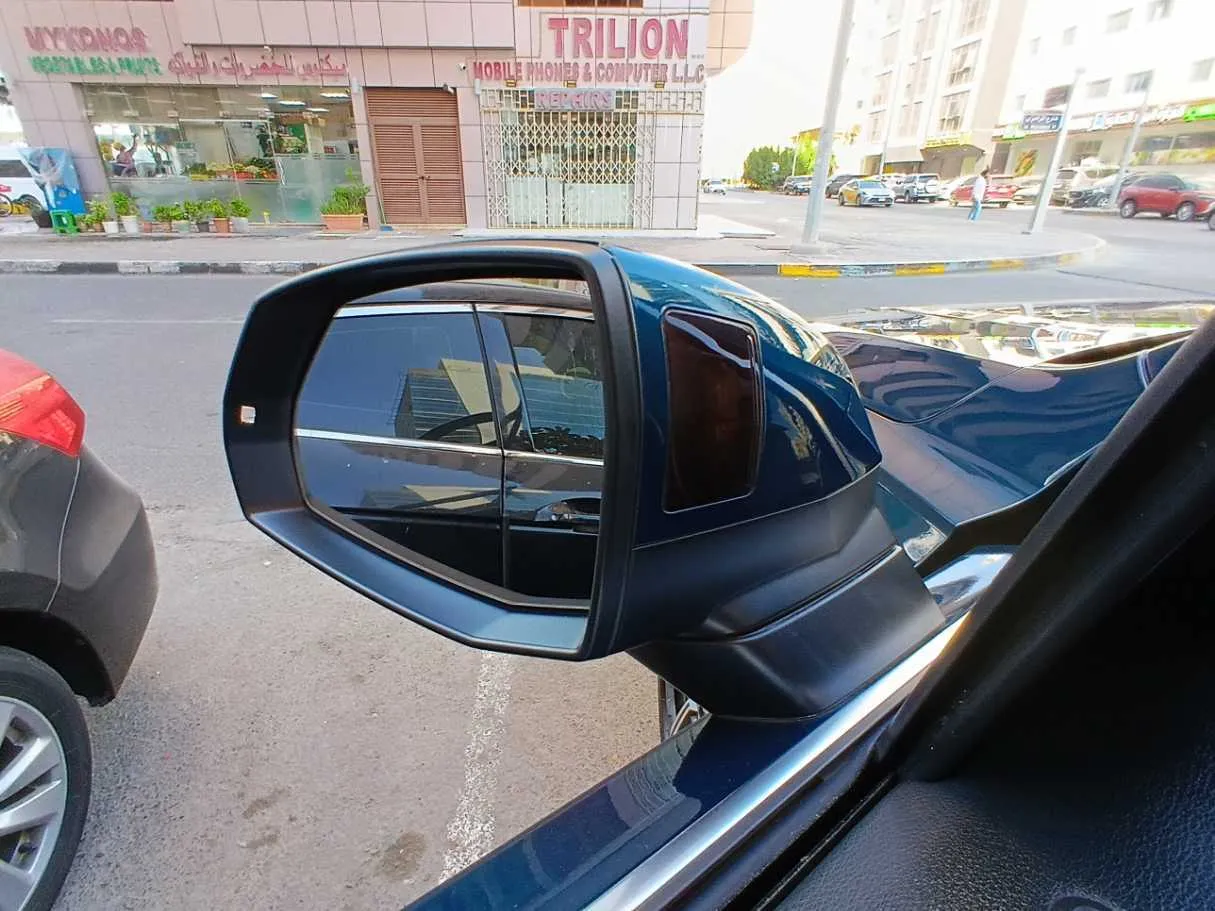 Car image 21