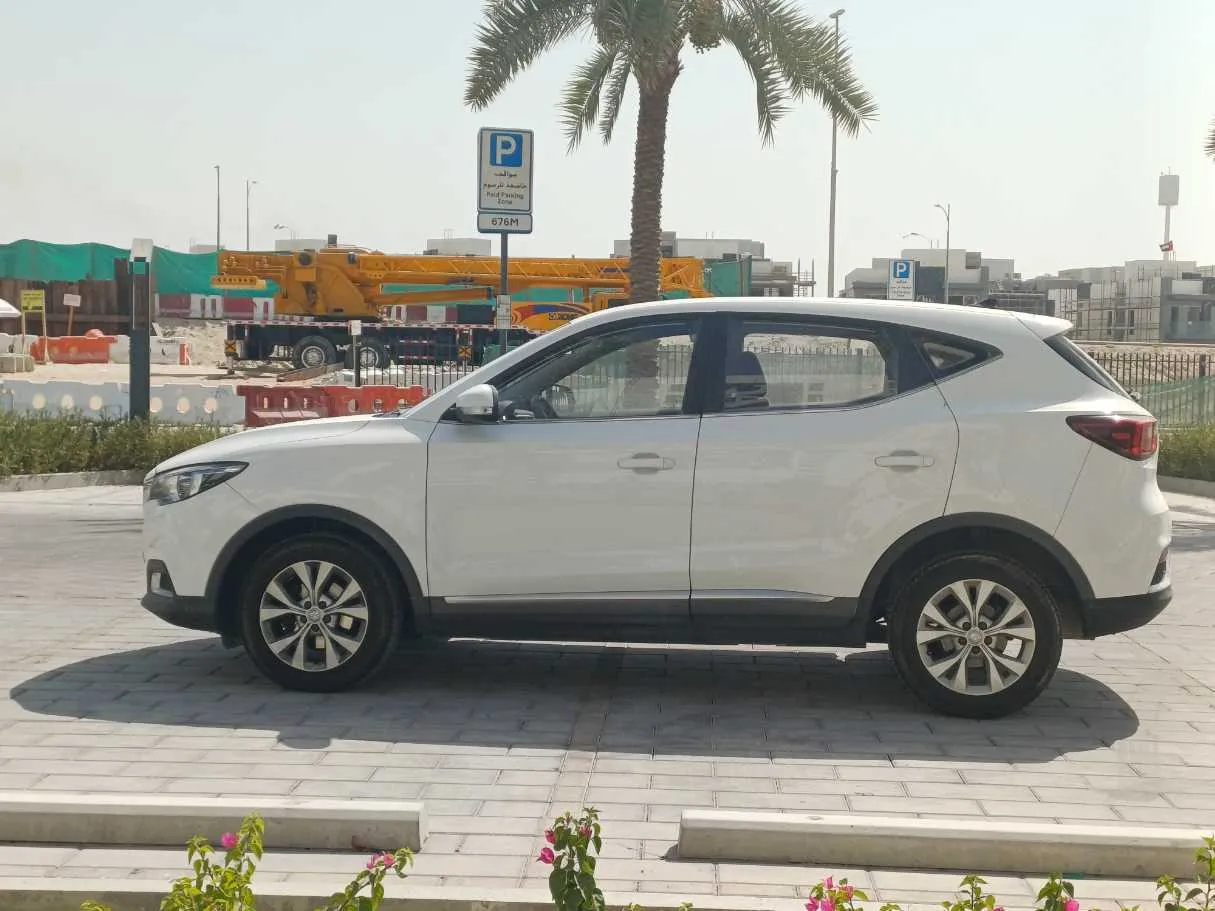 Car image 8