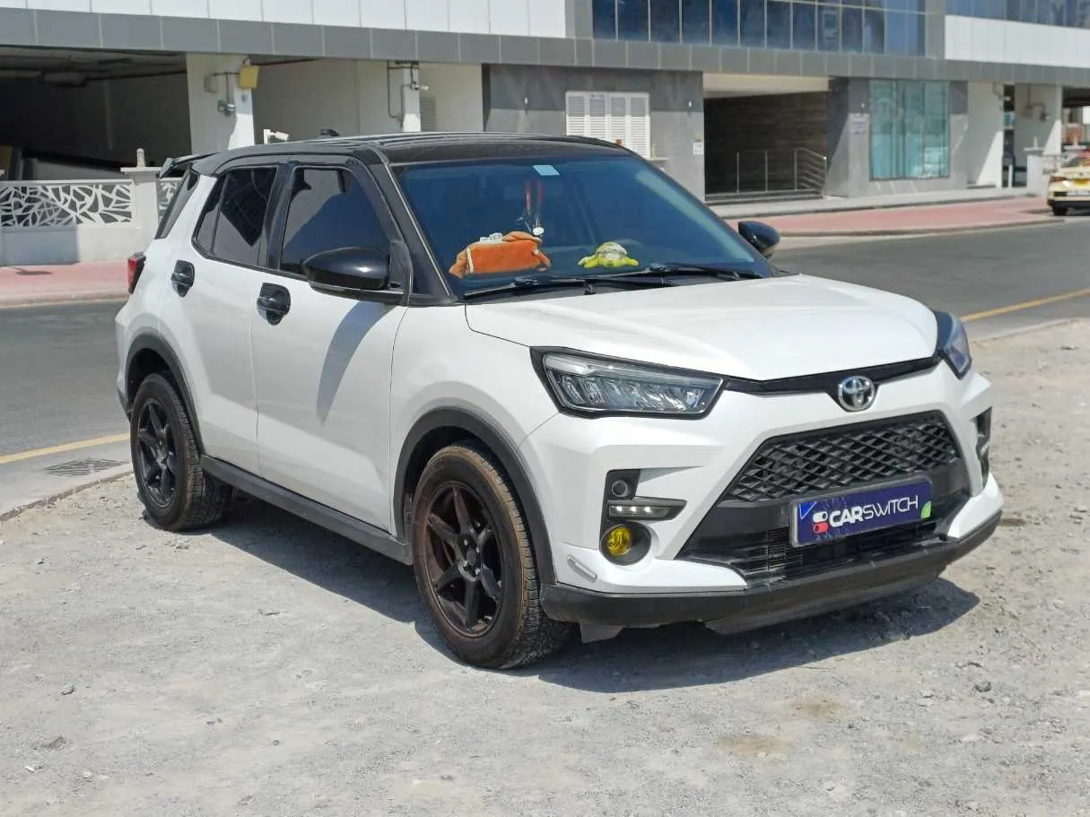 Car image 4