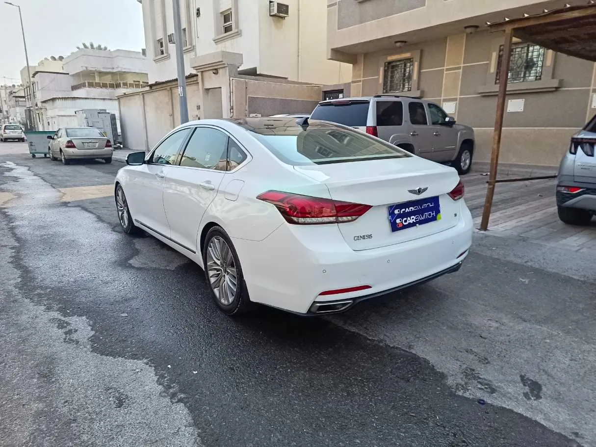 Car image 7
