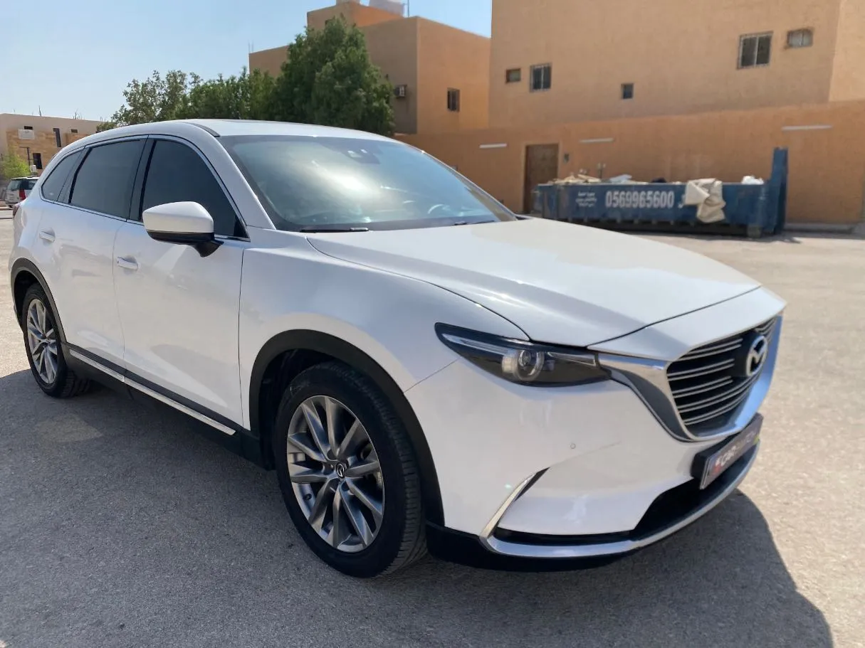 Car image 3