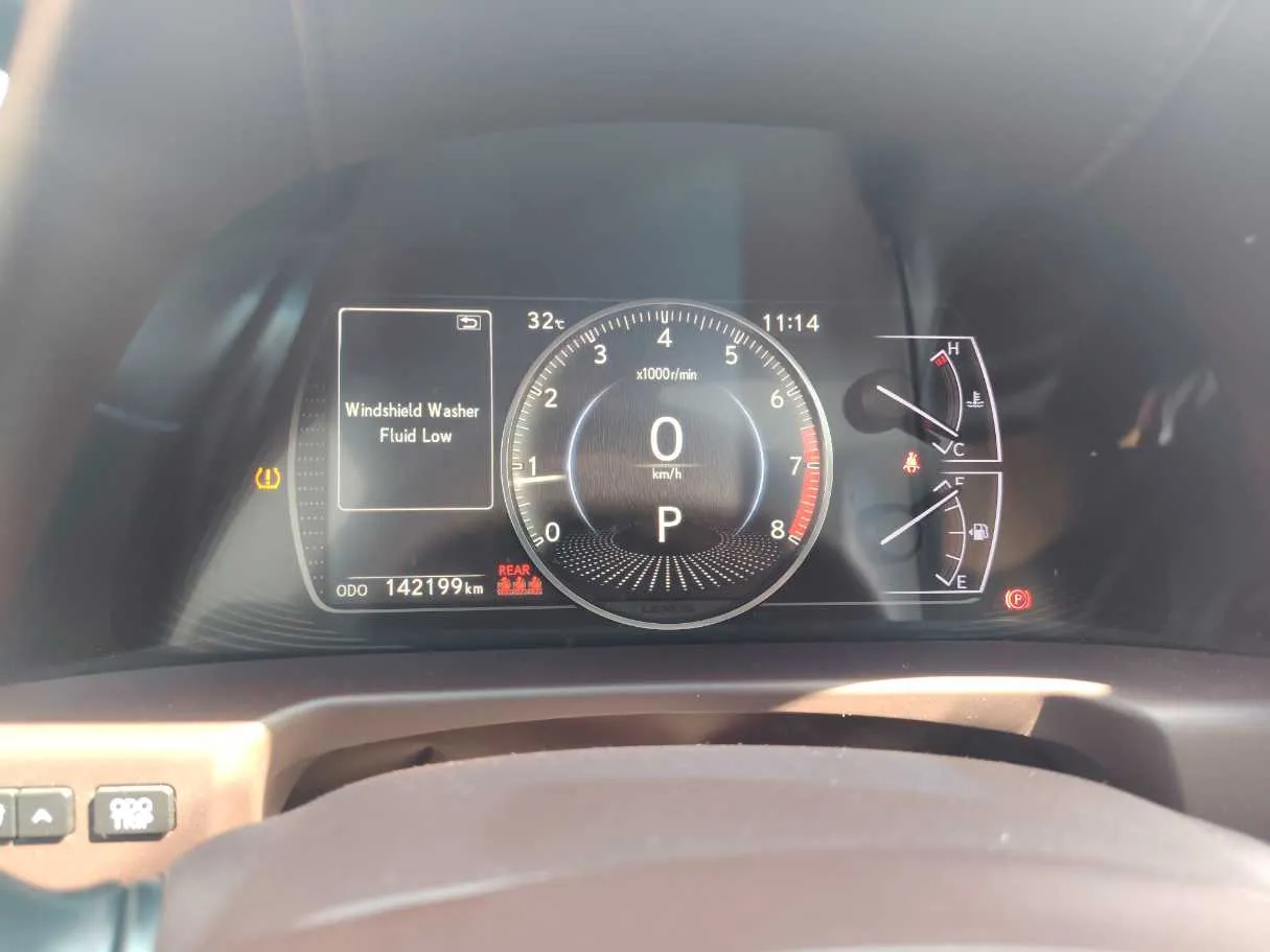 Car image 26