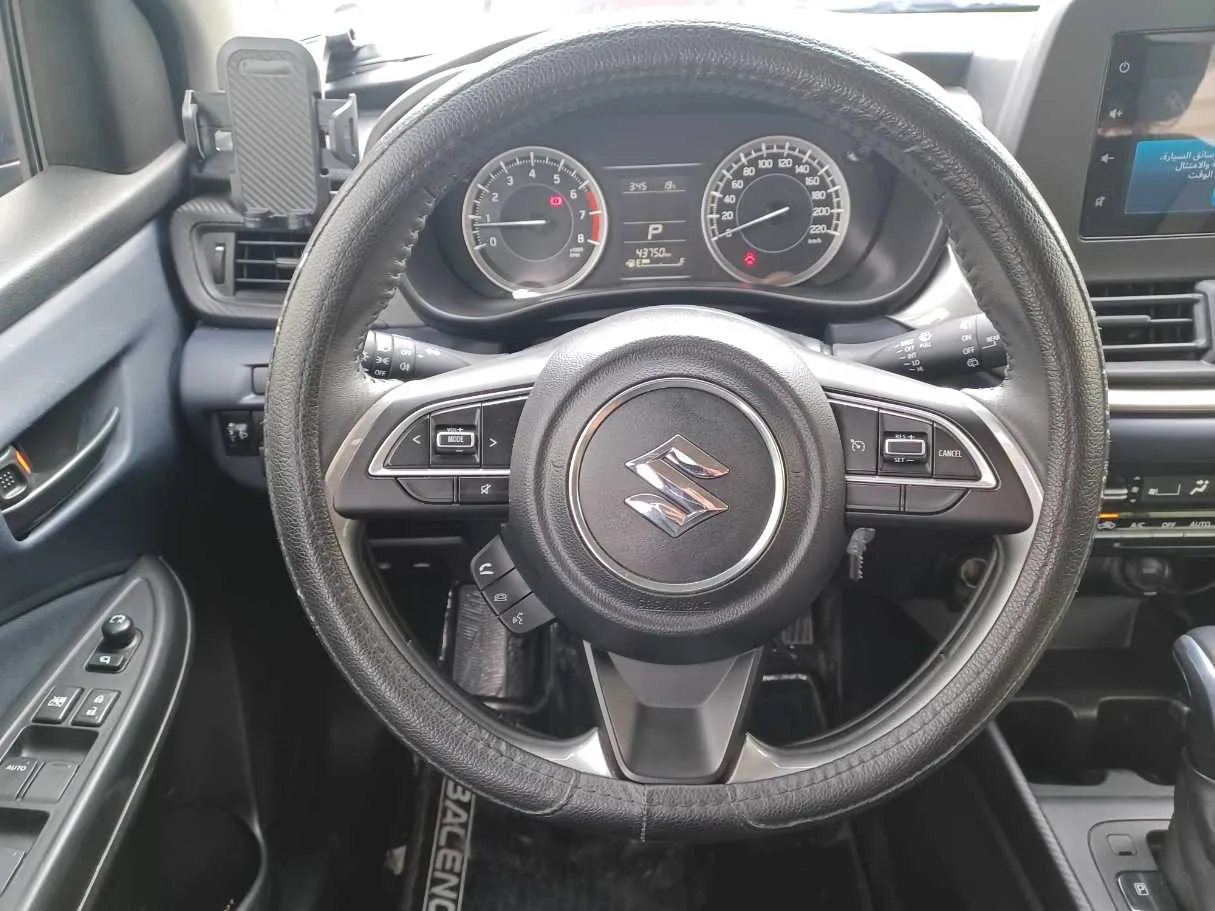 Car image 16