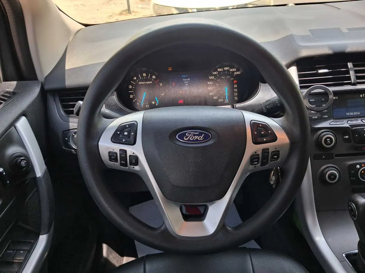 Car image 16
