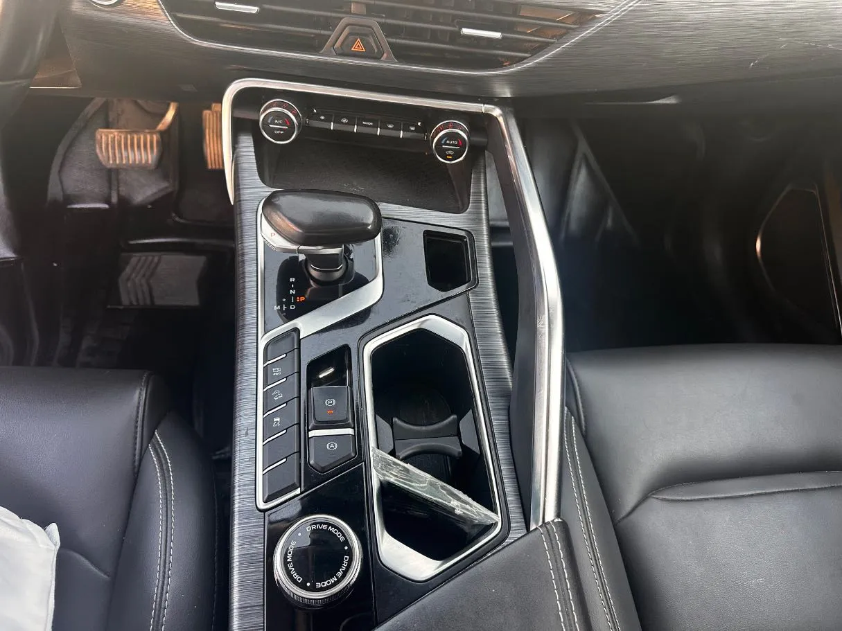 Car image 21