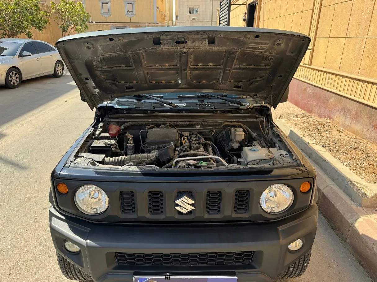 Car image 19