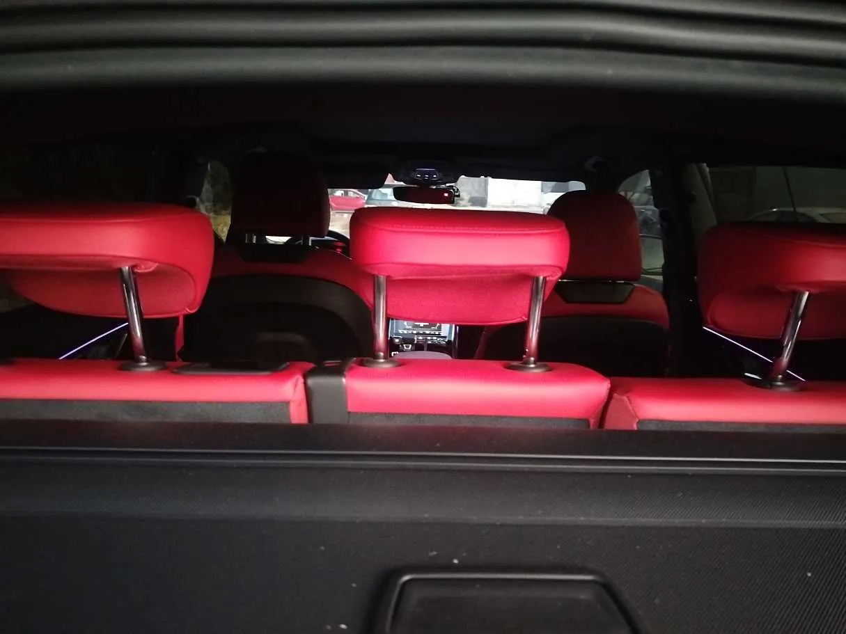 Car image 30