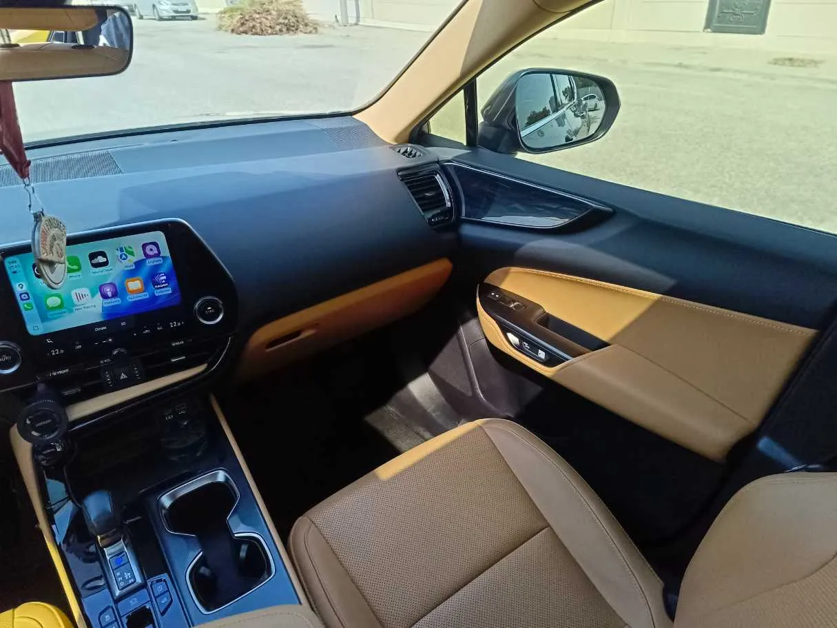 Car image 37