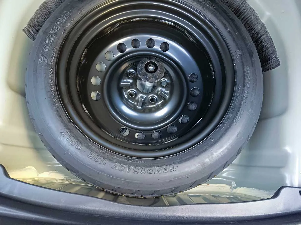 Car image 37