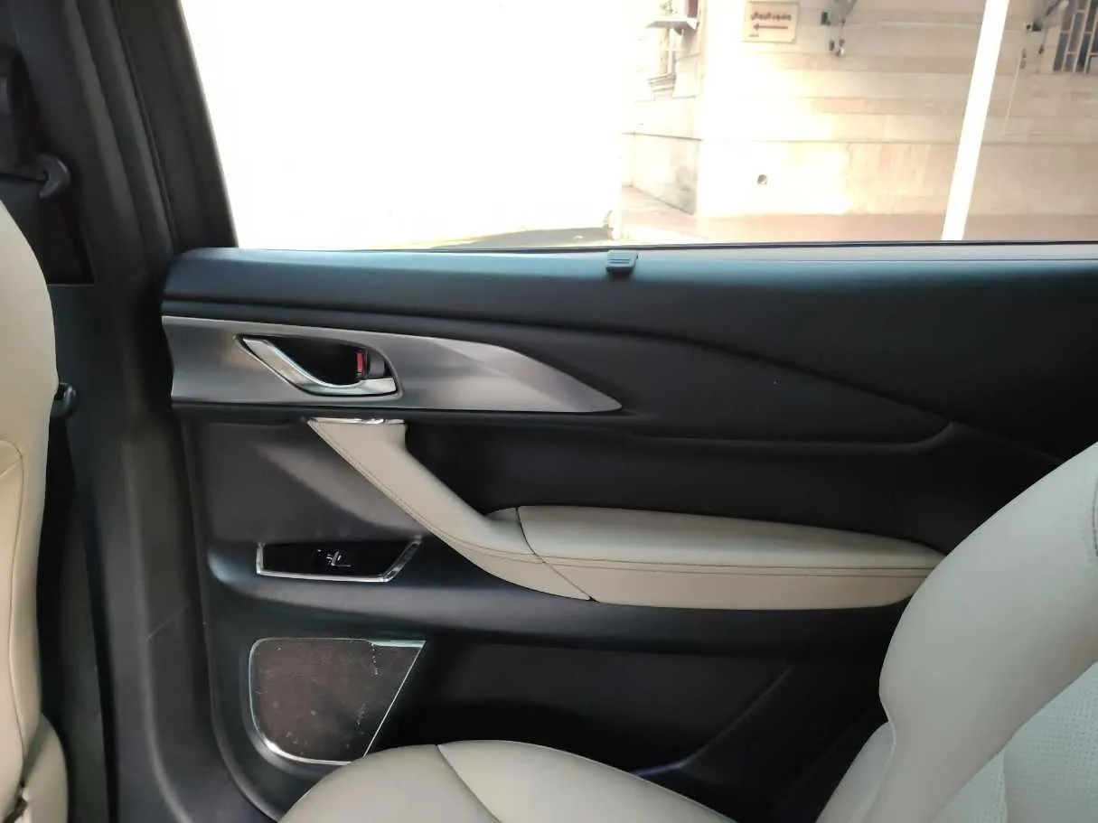 Car image 40