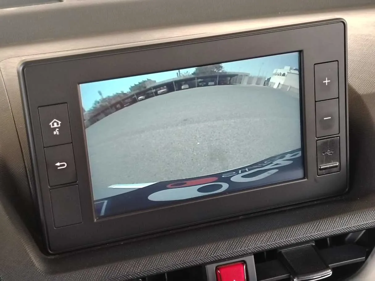 Car image 26
