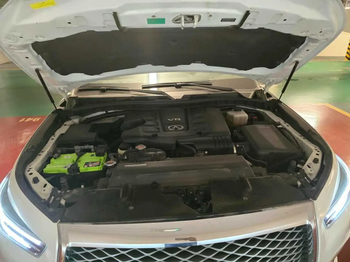 Car image 26