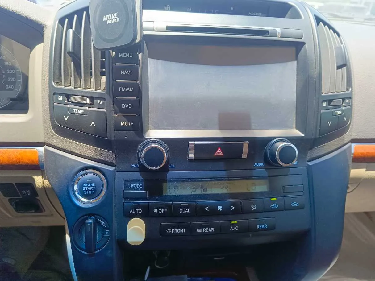 Car image 23
