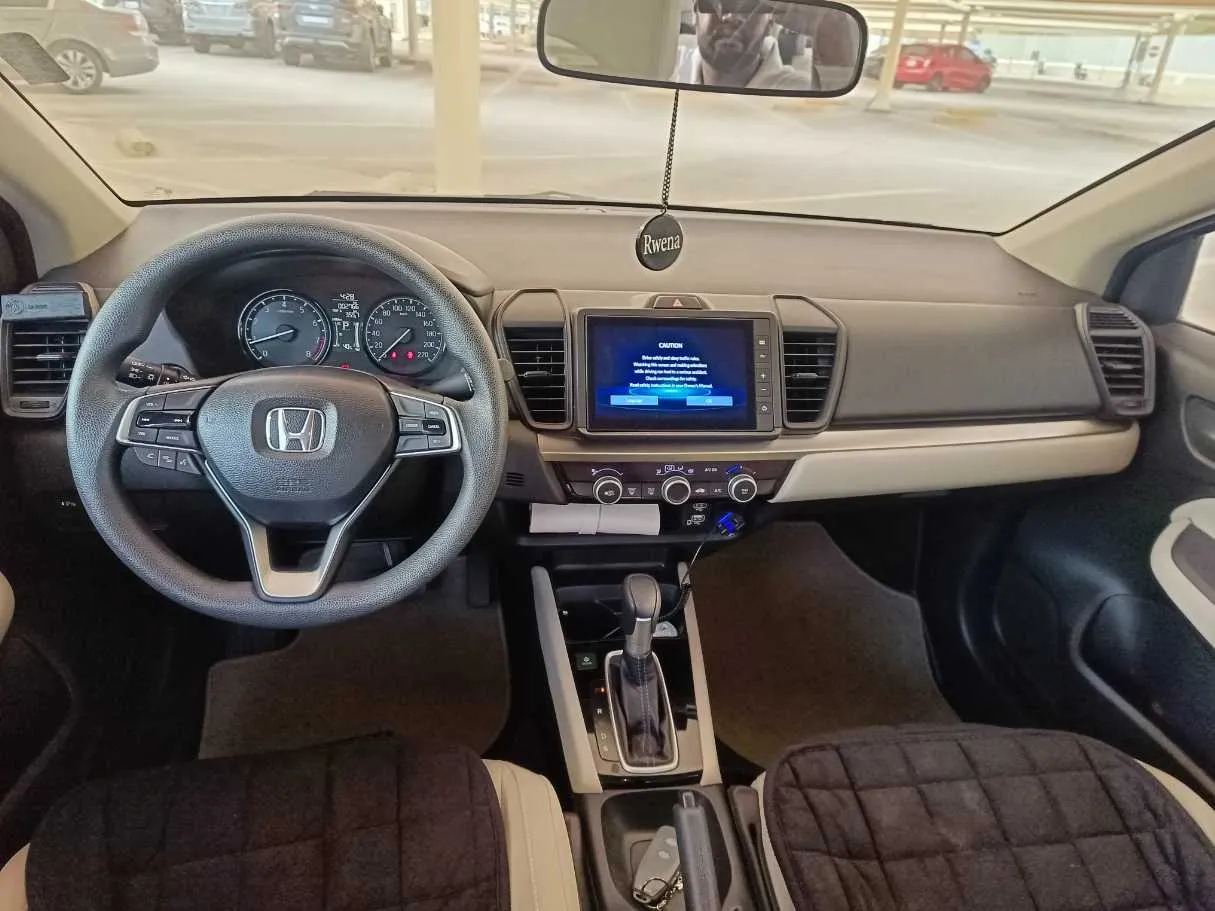 Car image 20