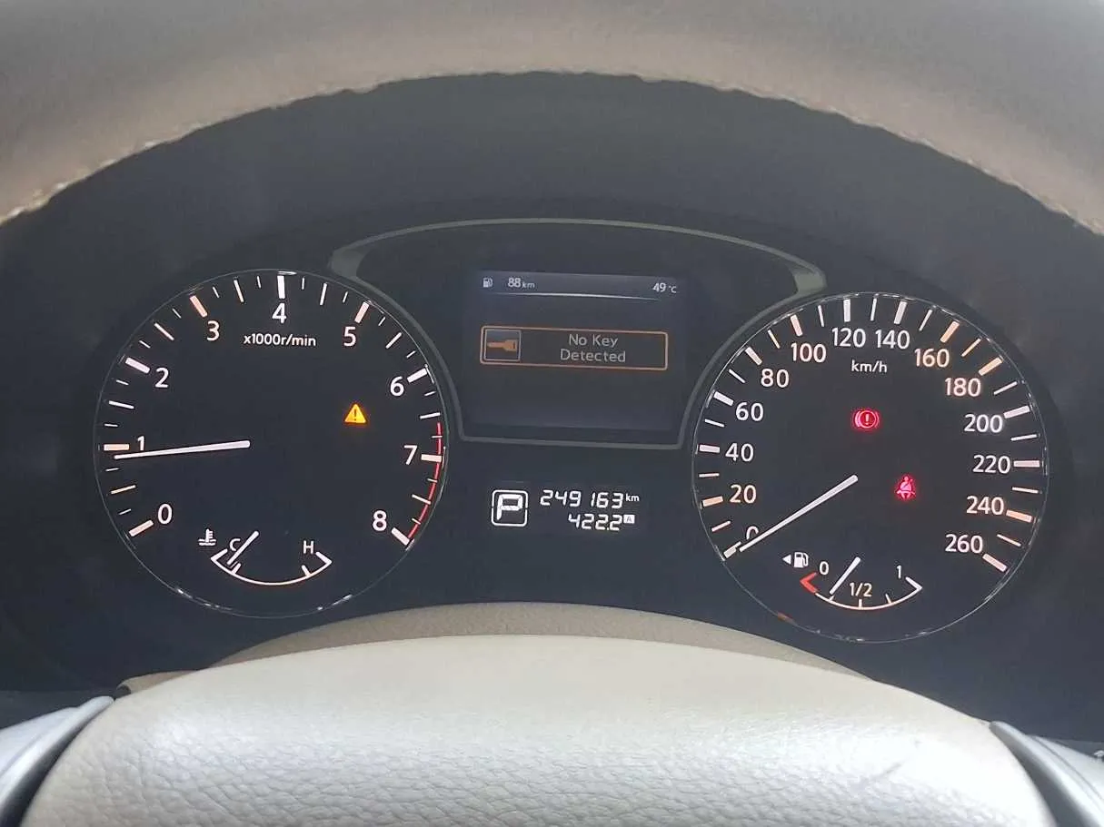 Car image 17