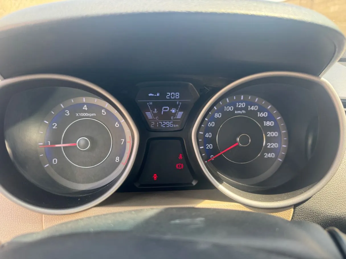 Car image 18