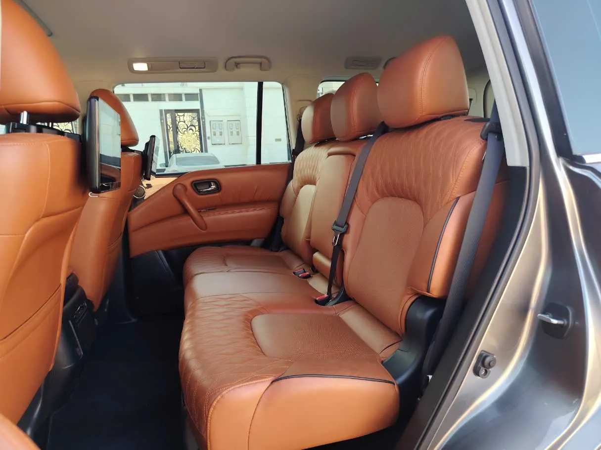 Car image 16